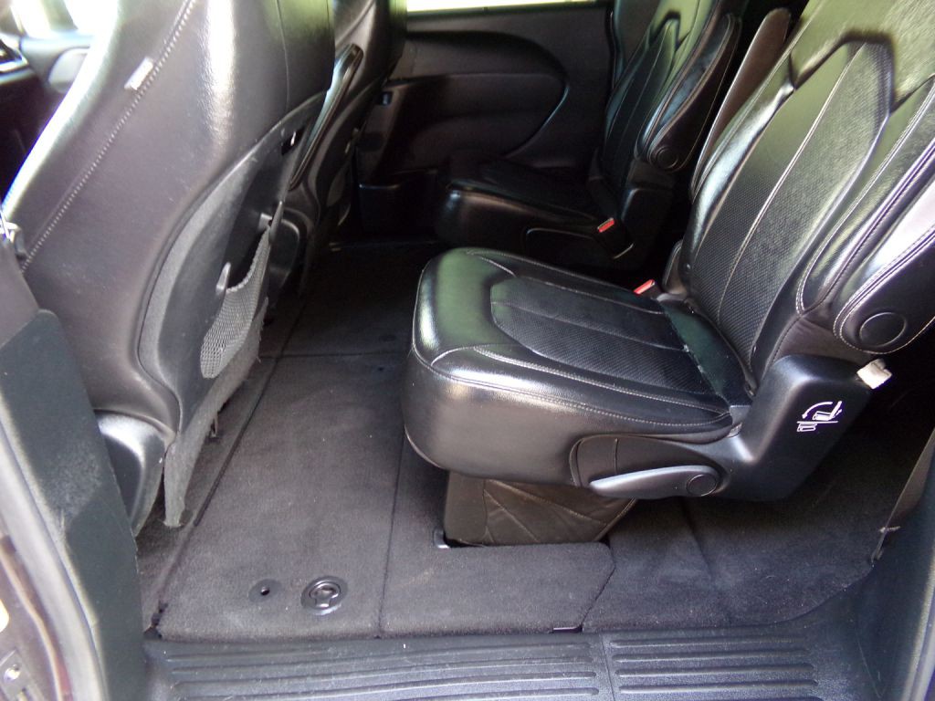 2019 Chrysler Pacifica Image 18