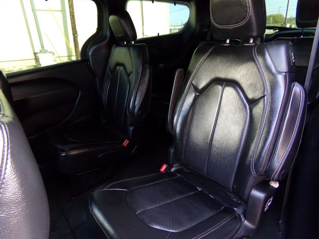 2019 Chrysler Pacifica Image 19
