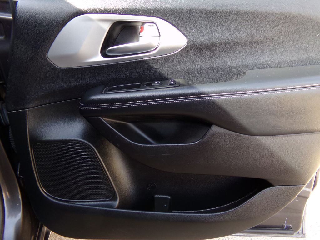 2019 Chrysler Pacifica Image 23