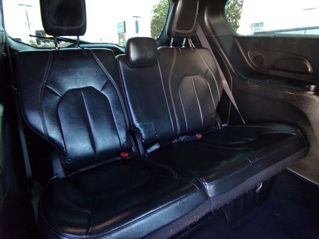 2019 Chrysler Pacifica Image 28