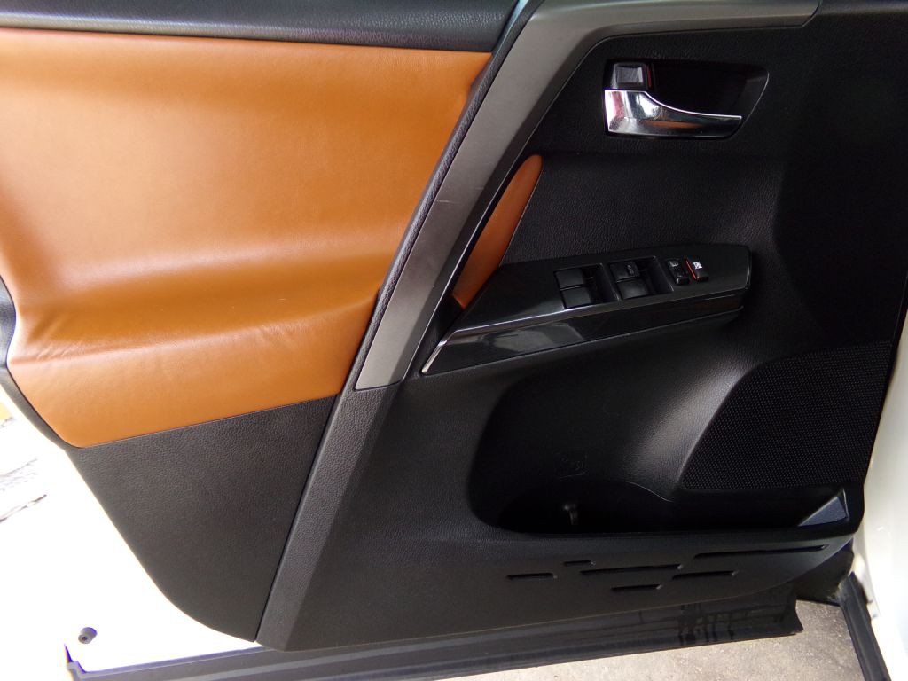 2016 Toyota Rav4 Image 10