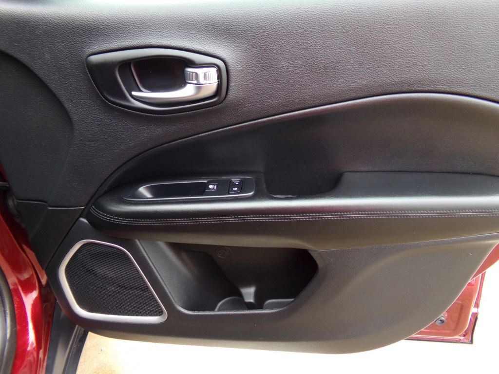 2021 Jeep Compass Image 25