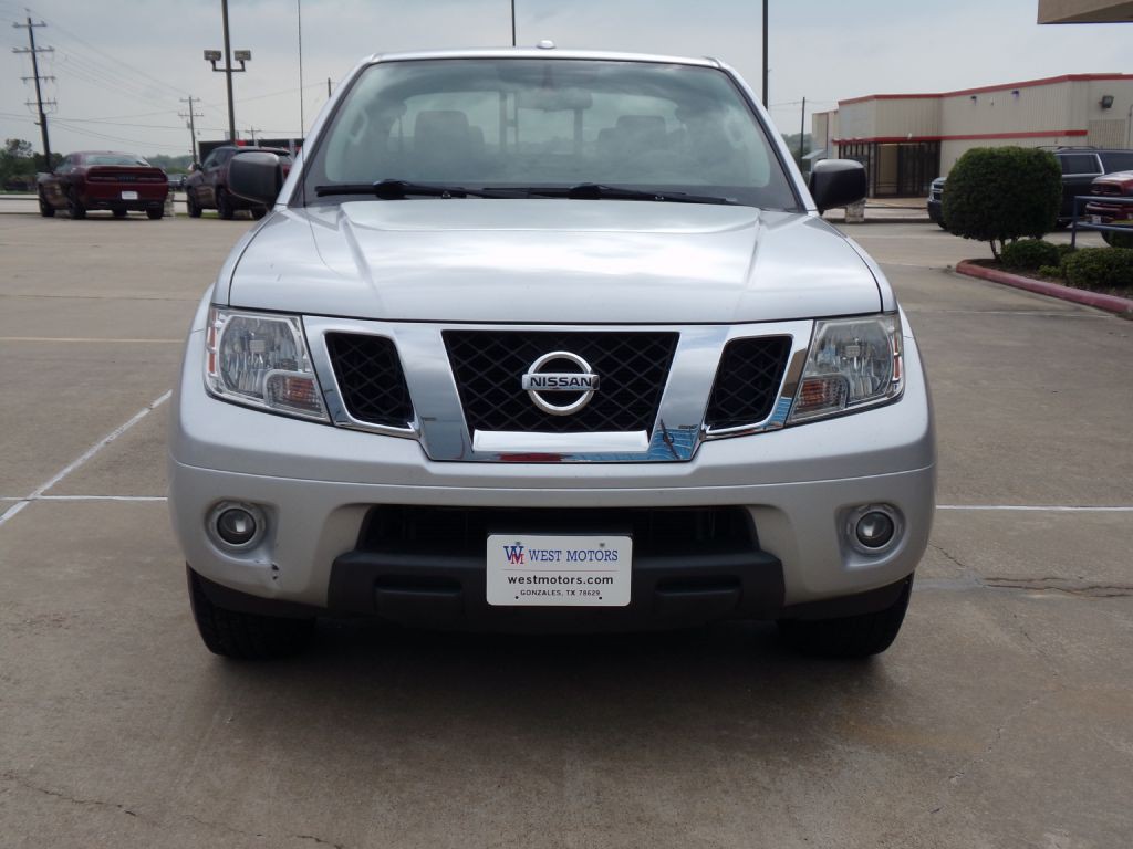 2015 Nissan Frontier Image 3