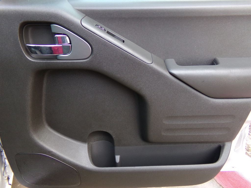 2015 Nissan Frontier Image 20