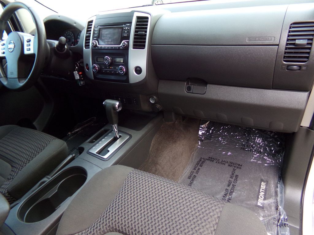 2015 Nissan Frontier Image 23