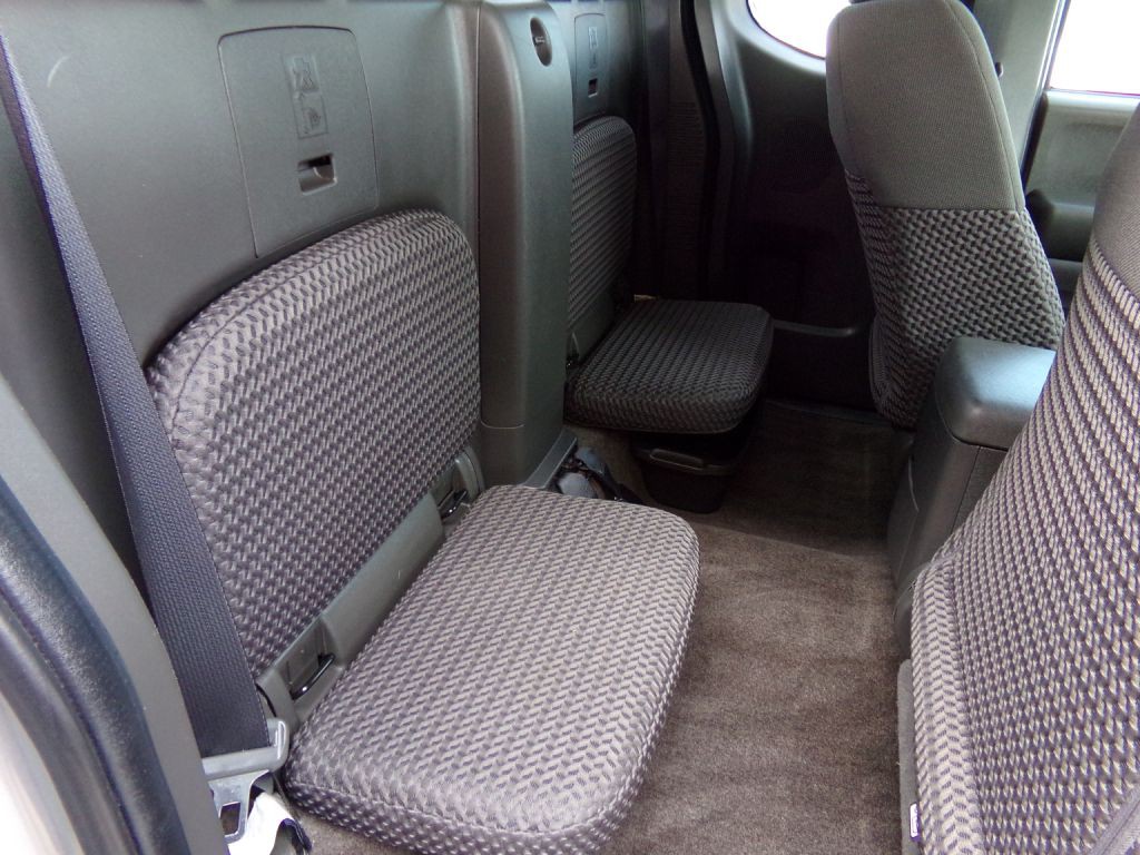 2015 Nissan Frontier Image 24