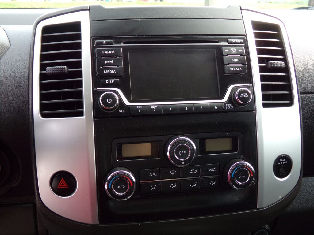 2015 Nissan Frontier Image 26