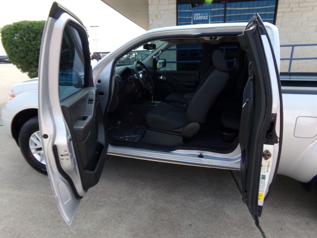 2015 Nissan Frontier Image 12