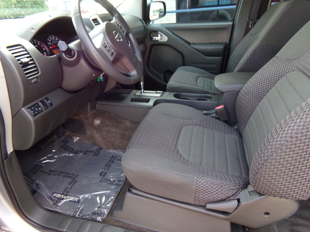 2015 Nissan Frontier Image 14
