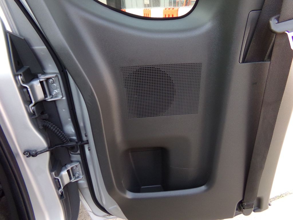 2015 Nissan Frontier Image 18