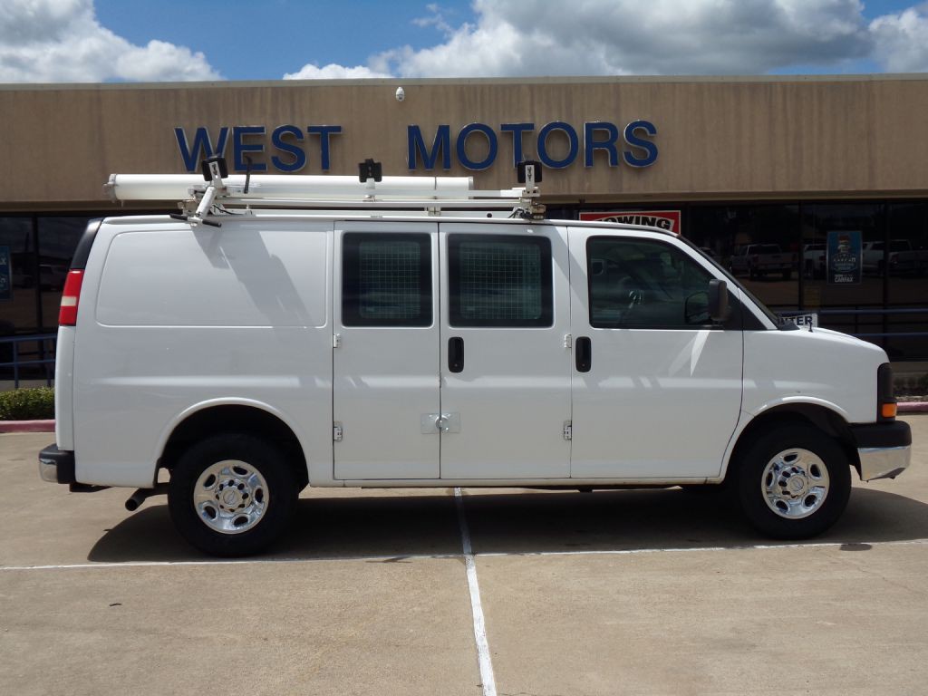 2014 Chevrolet Express Image 2