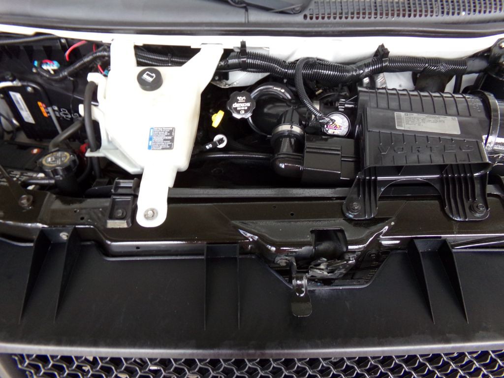 2014 Chevrolet Express Image 9