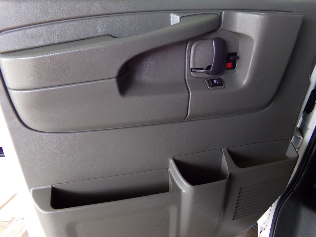 2014 Chevrolet Express Image 10