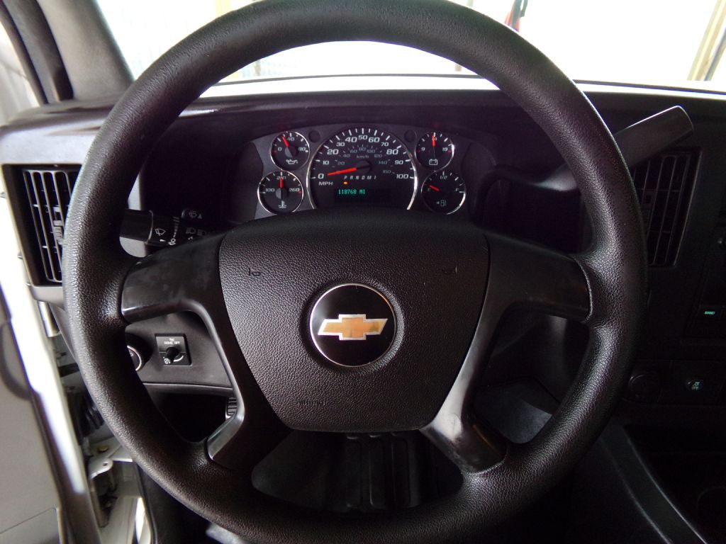 2014 Chevrolet Express Image 13