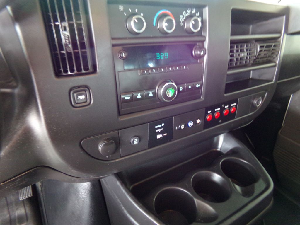 2014 Chevrolet Express Image 14