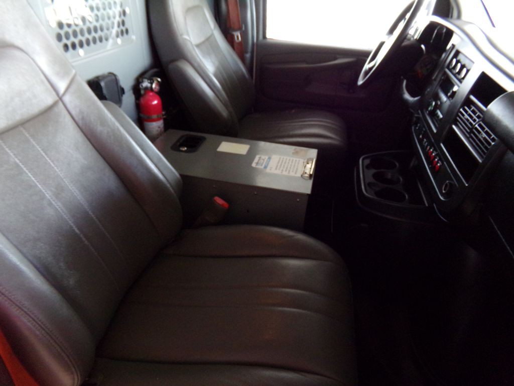 2014 Chevrolet Express Image 19