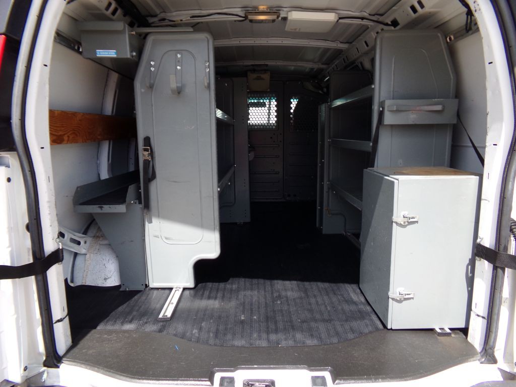 2014 Chevrolet Express Image 22