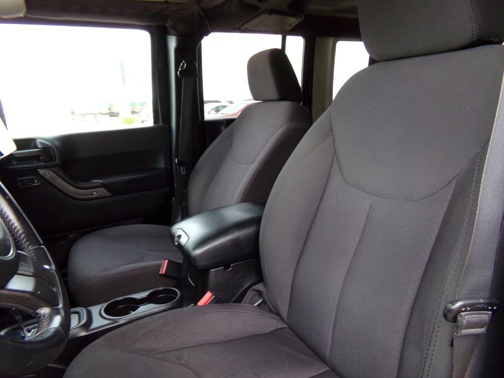 2015 Jeep Wrangler Unlimited Image 12