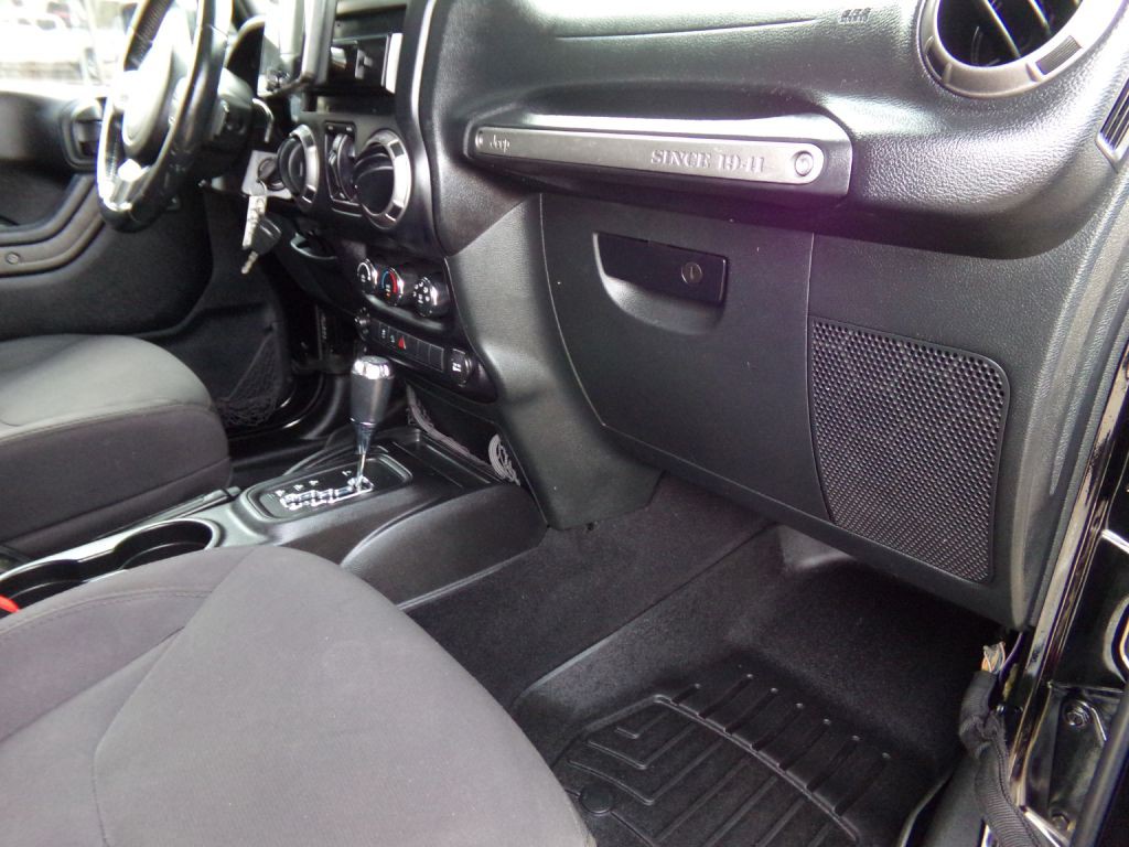2015 Jeep Wrangler Unlimited Image 25