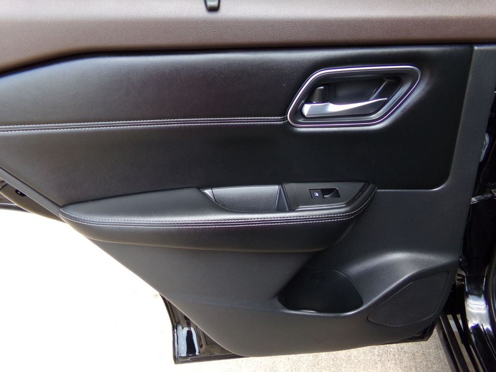2021 Nissan Rogue Image 18