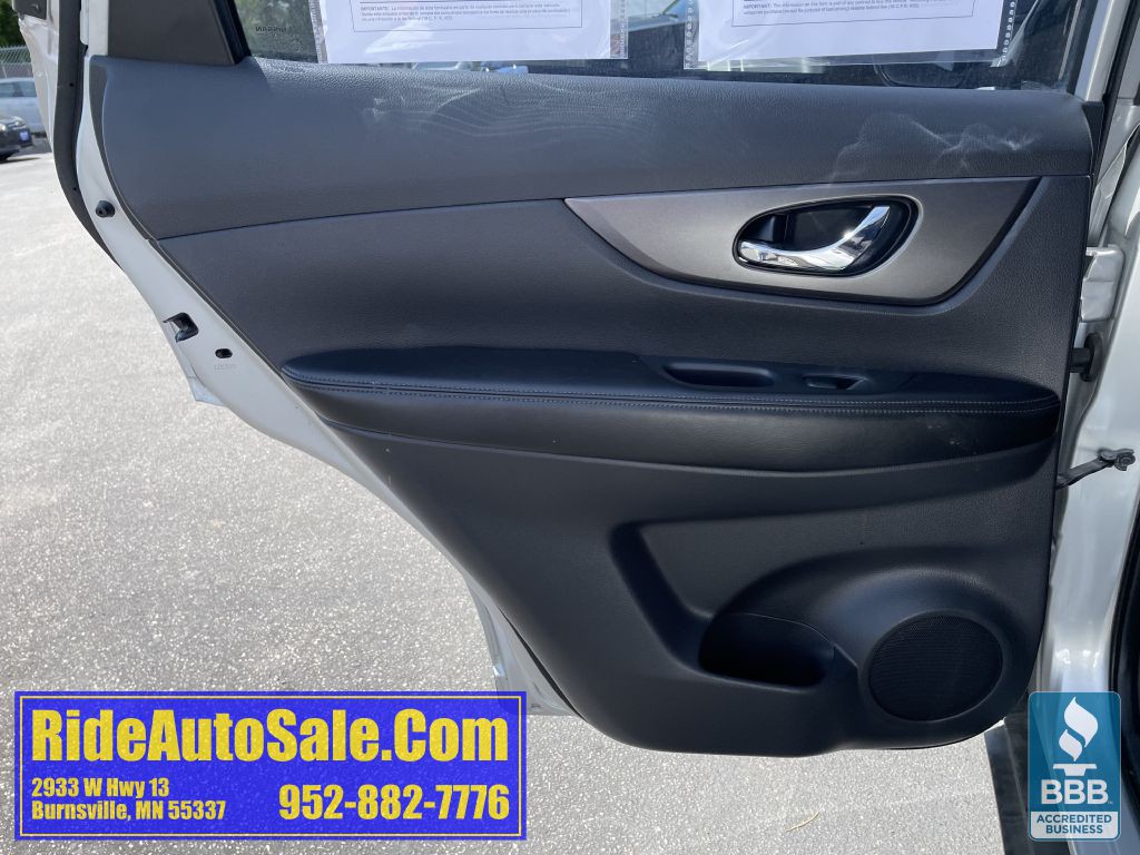 2015 Nissan Rogue Image 11