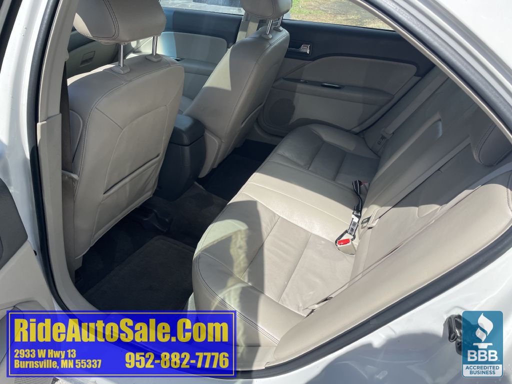 2010 Ford Fusion Image 12