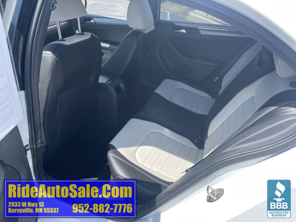 2016 Volkswagen Jetta Image 12