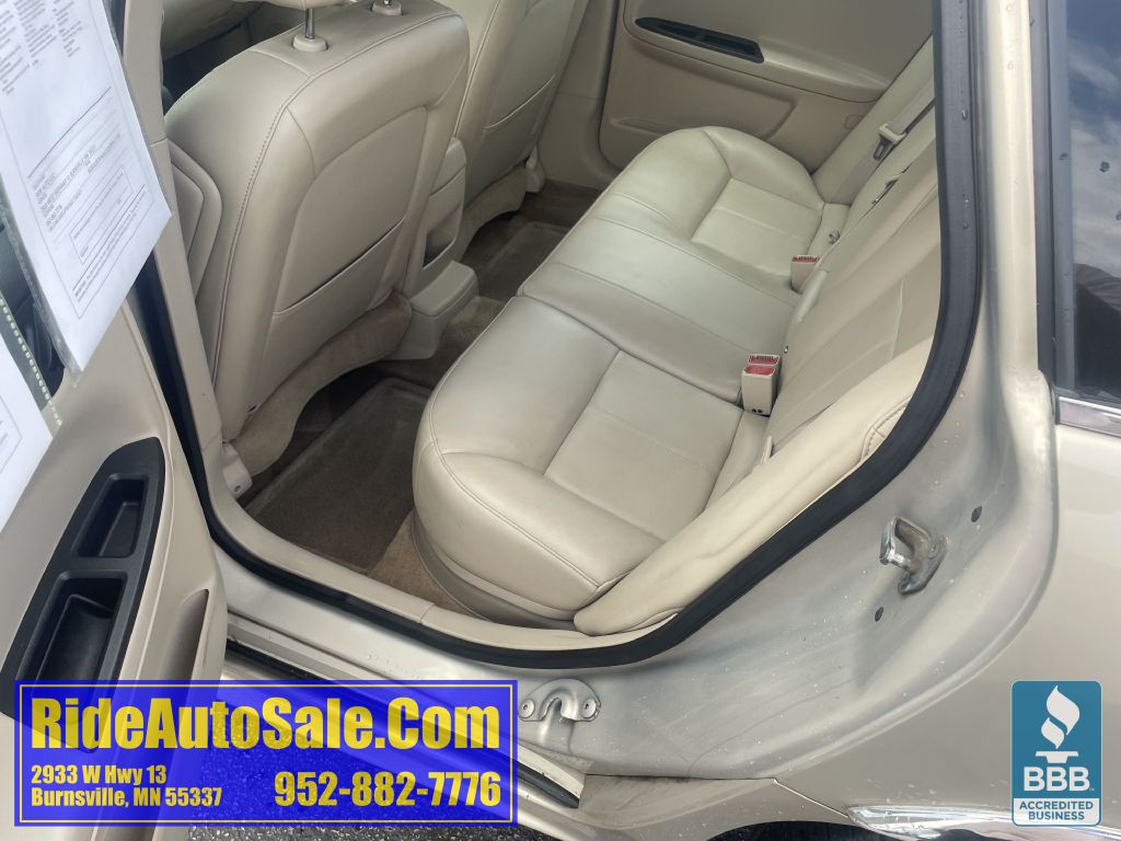 2011 Chevrolet Impala Image 12