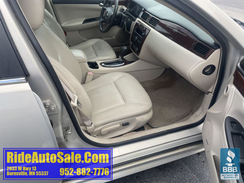 2011 Chevrolet Impala Image 14