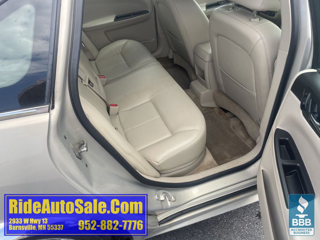 2011 Chevrolet Impala Image 16