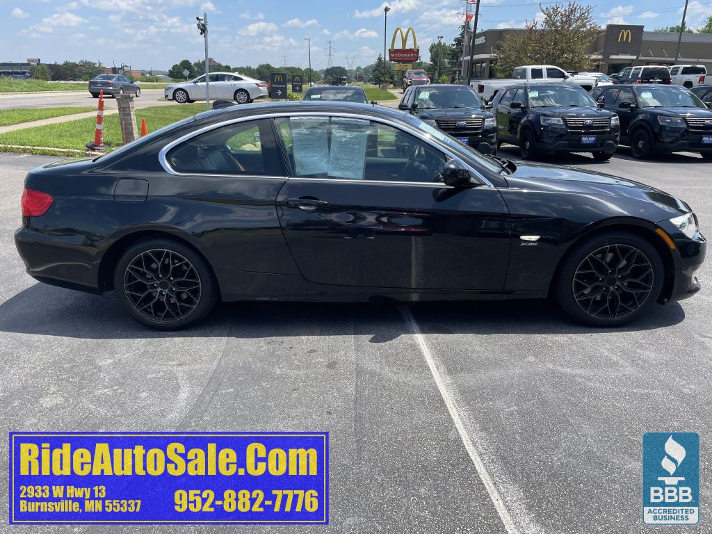 2011 BMW 3 Series Image 4