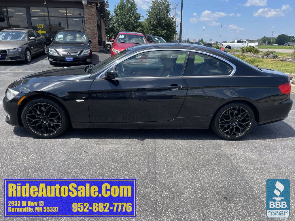 2011 BMW 3 Series Image 8