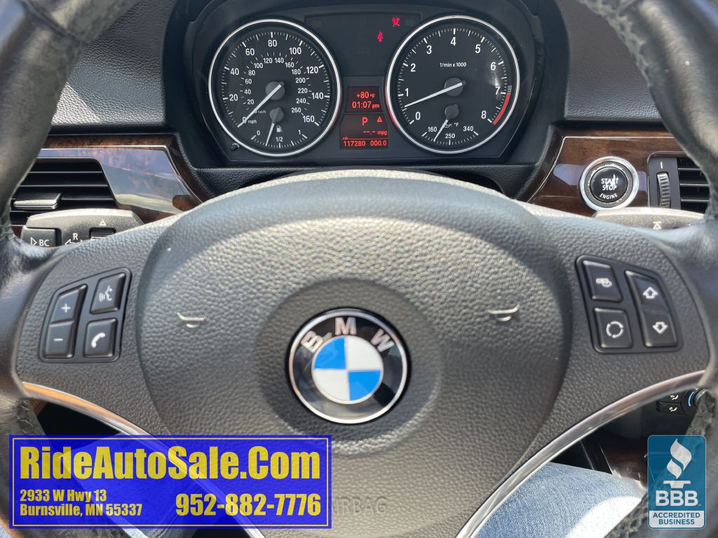 2011 BMW 3 Series Image 15