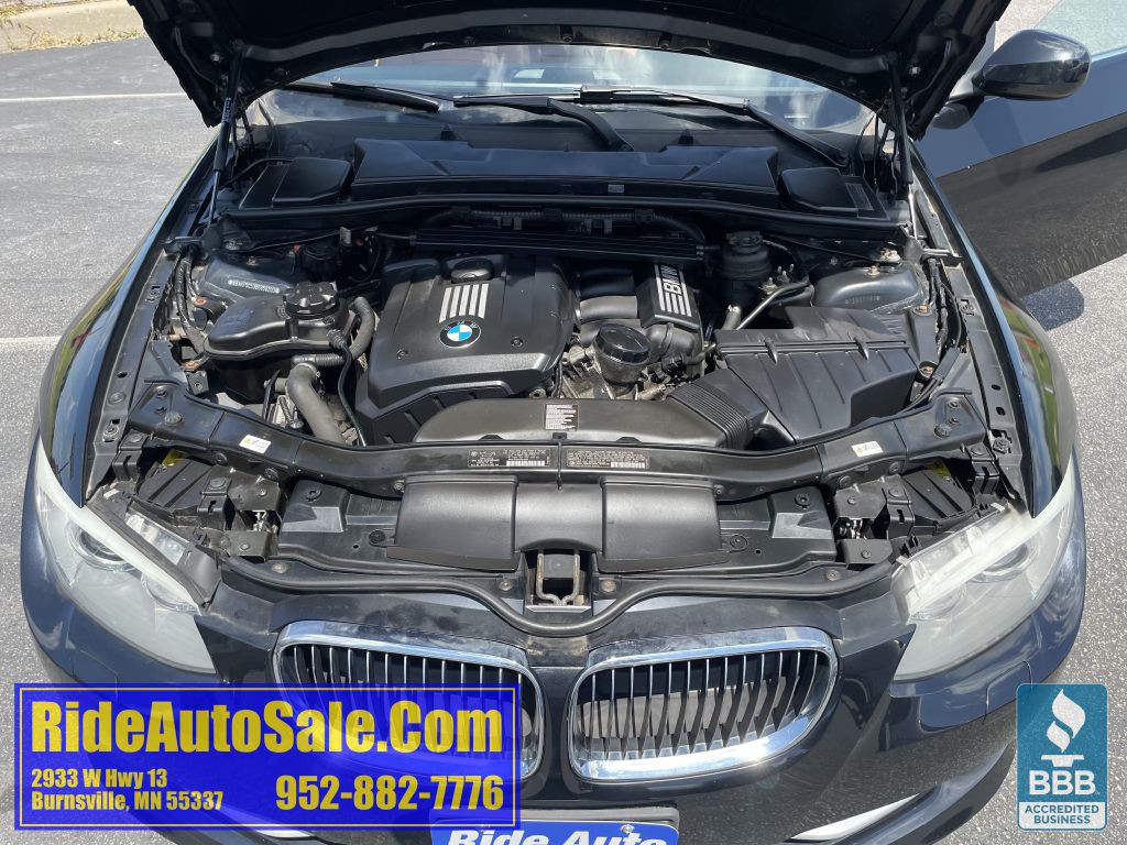 2011 BMW 3 Series Image 18
