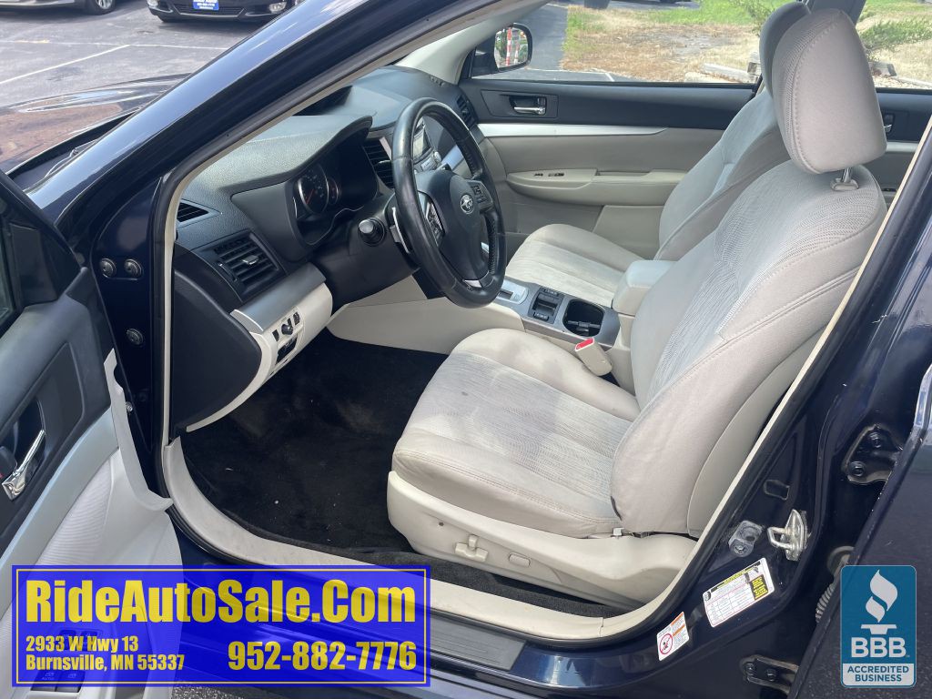 2013 Subaru Legacy Image 10