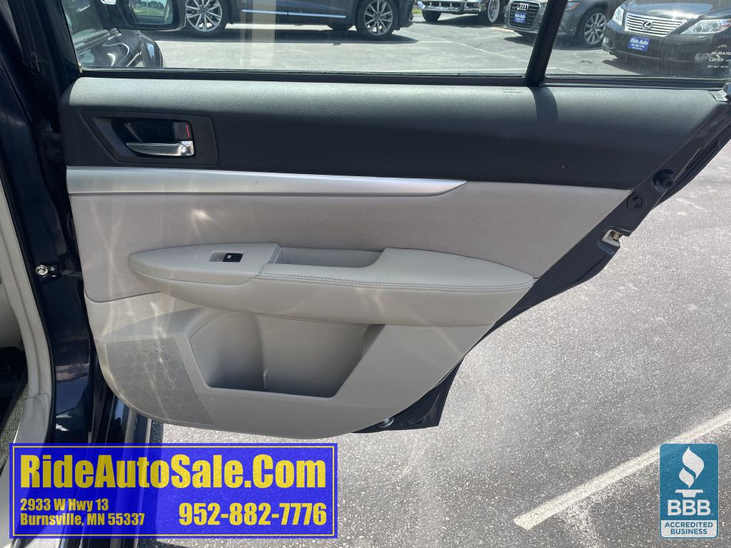2013 Subaru Legacy Image 15