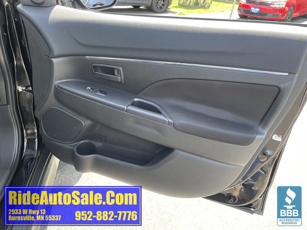2015 Mitsubishi Outlander Image 12