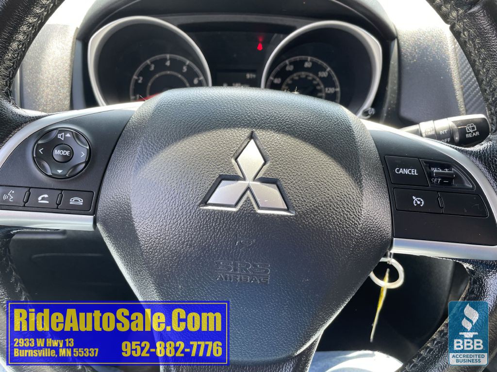 2015 Mitsubishi Outlander Image 18