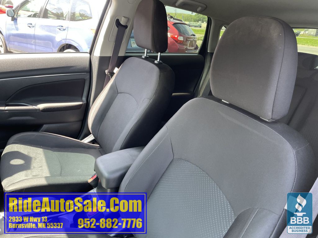 2015 Mitsubishi Outlander Image 25