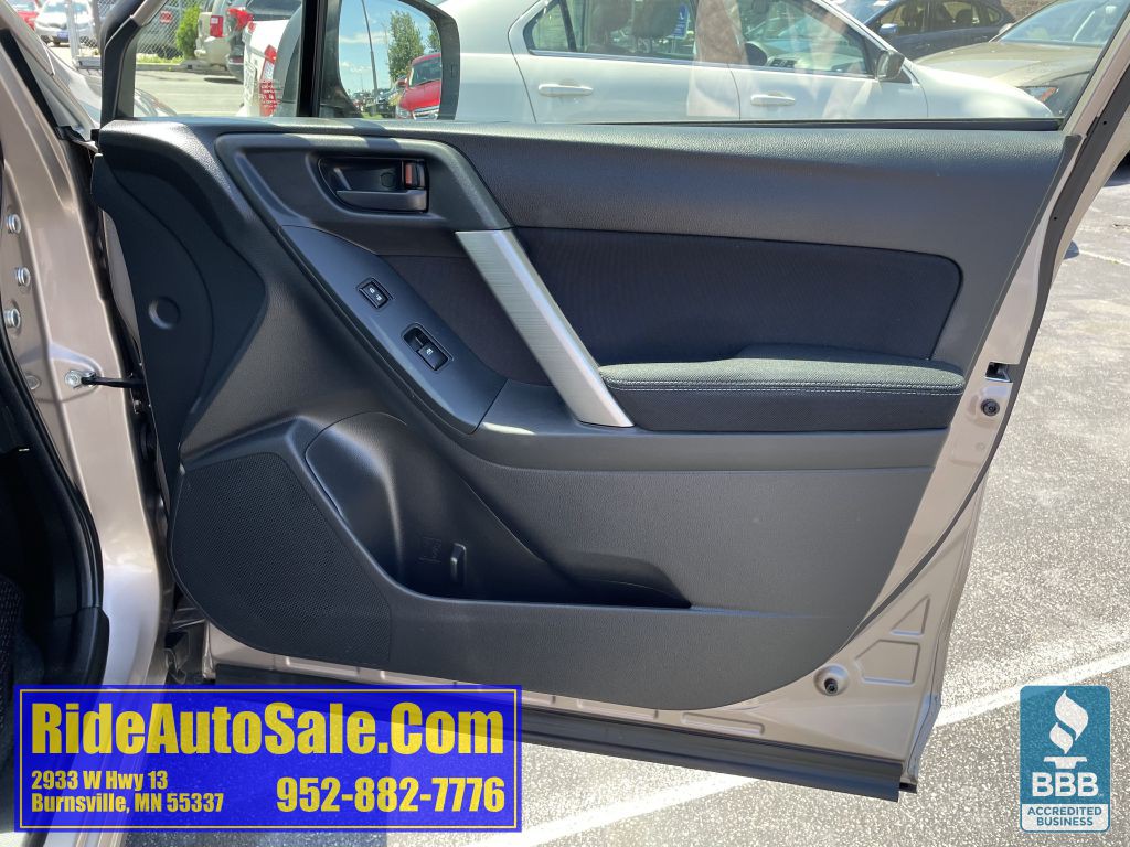 2014 Subaru Forester Image 14