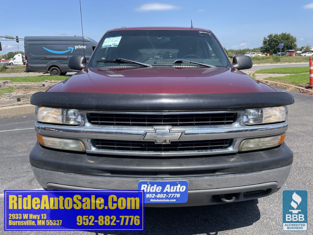 2002 Chevrolet Tahoe Image 2