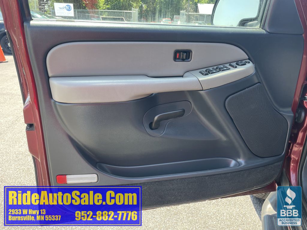 2002 Chevrolet Tahoe Image 9