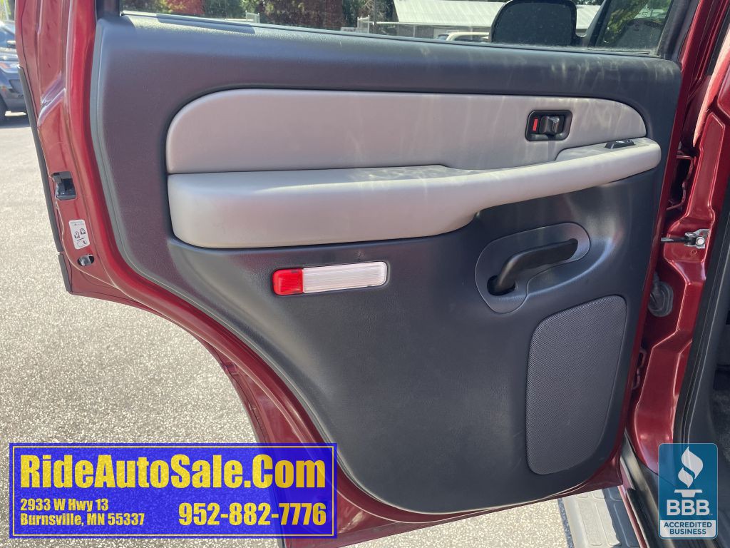 2002 Chevrolet Tahoe Image 11