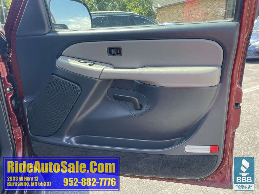 2002 Chevrolet Tahoe Image 13