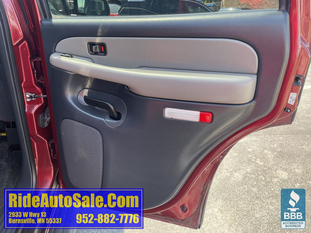 2002 Chevrolet Tahoe Image 15