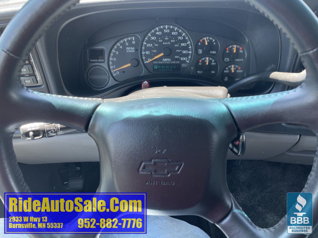 2002 Chevrolet Tahoe Image 17