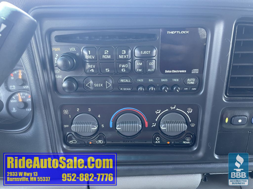 2002 Chevrolet Tahoe Image 18