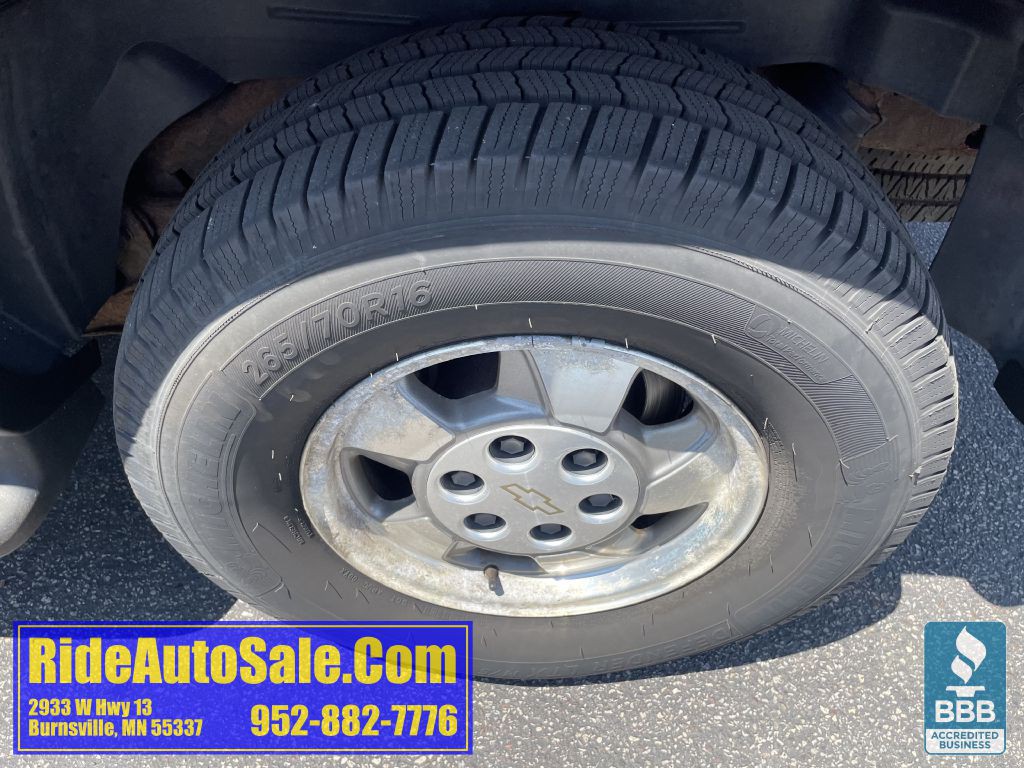 2002 Chevrolet Tahoe Image 23