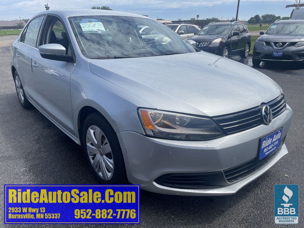 2013 Volkswagen Jetta Image 3
