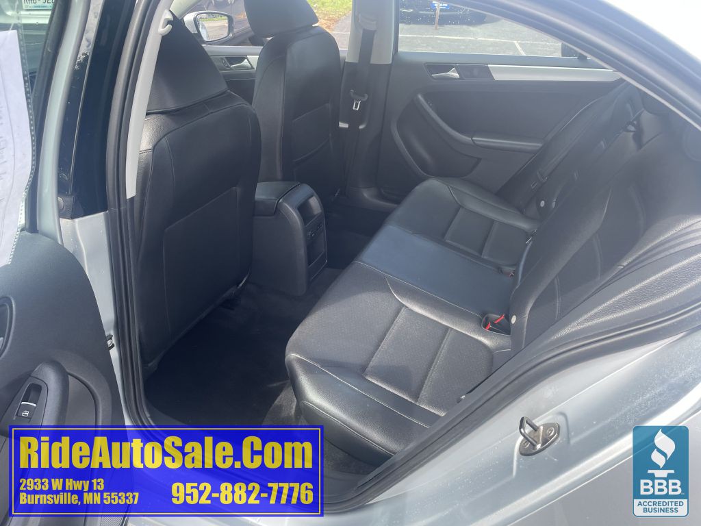 2013 Volkswagen Jetta Image 12